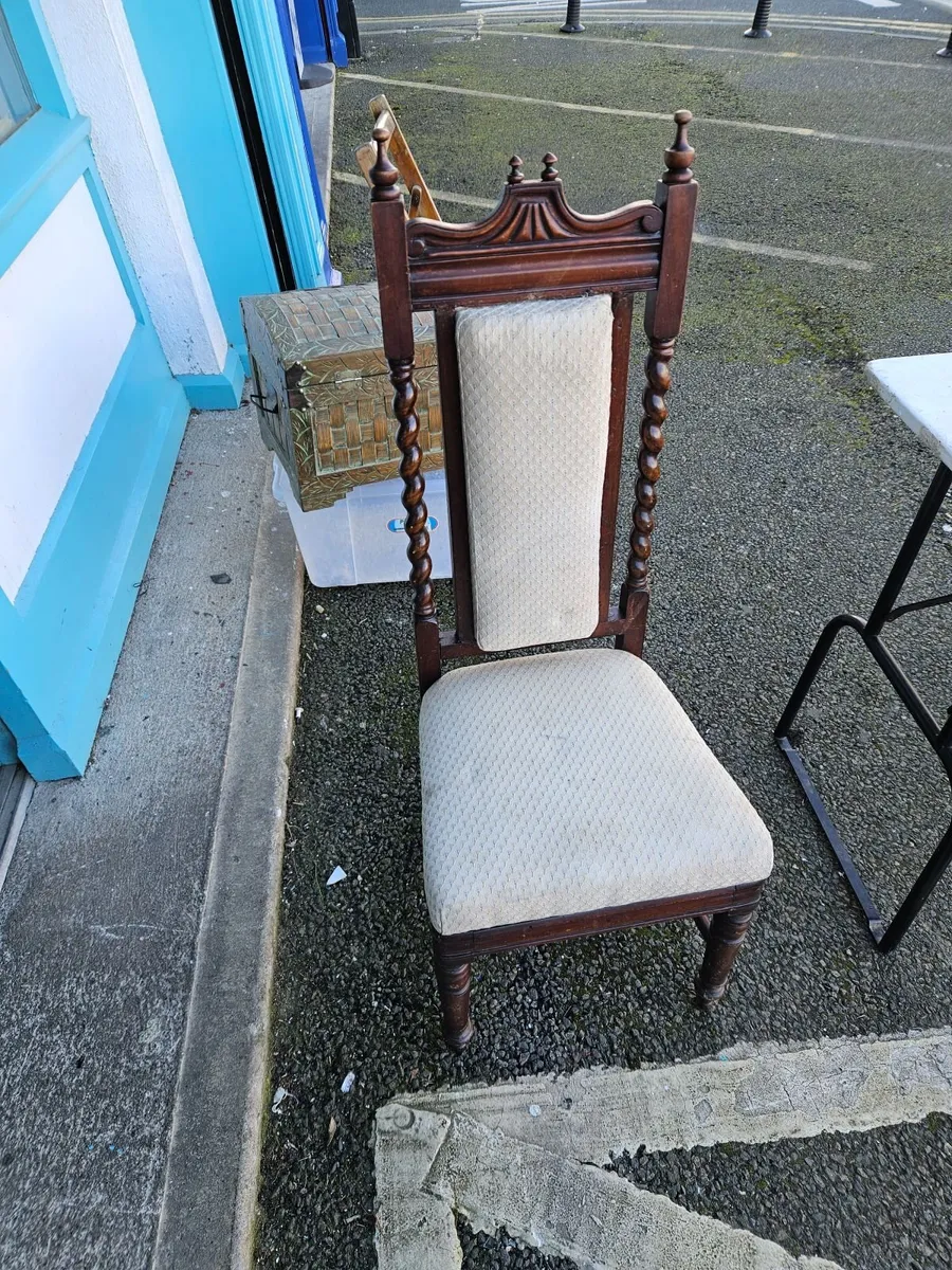 Vintage Style Hall Chair - Image 1