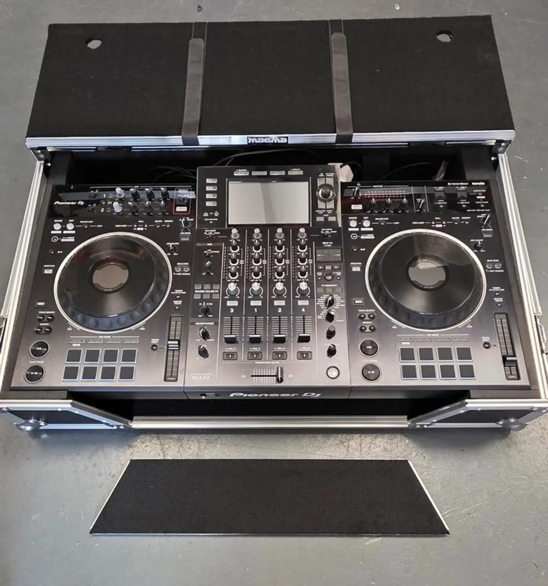 Pioneer XDJ XZ - Image 2