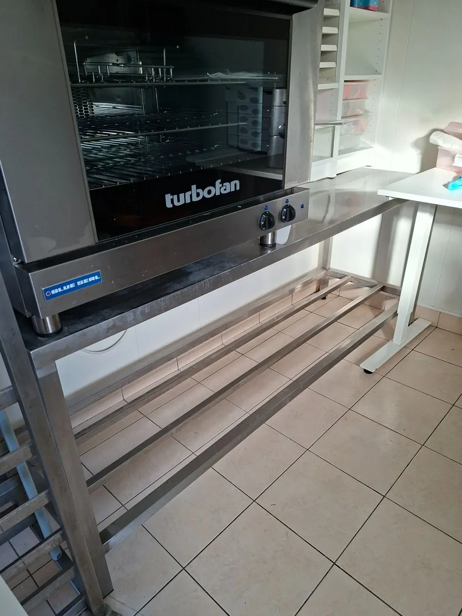 Oven, kitchen  equipment - Image 3