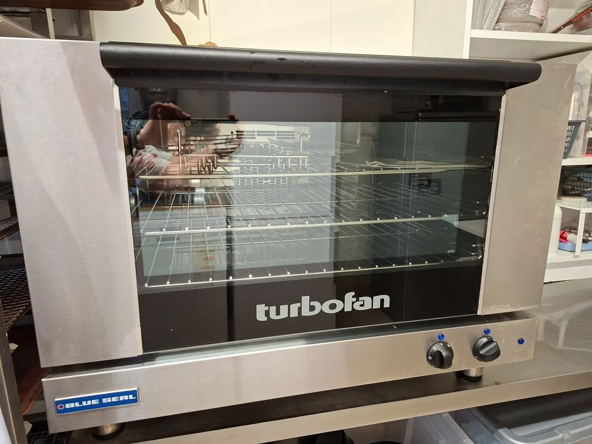 Oven, kitchen  equipment - Image 1
