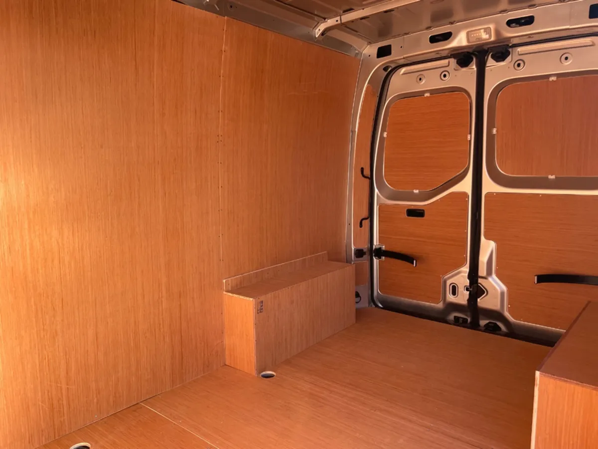 Nissan Interstar L2 H2 FWD 150 Sv Premium Automati - Image 4