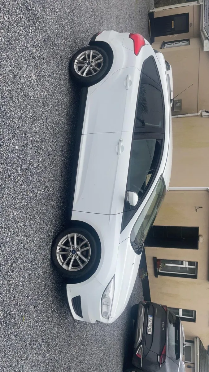 Ford Focus - Image 4