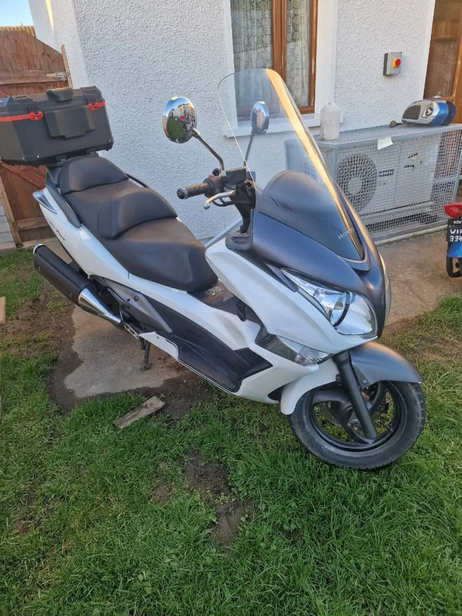Honda silver wing 400cc - Image 1