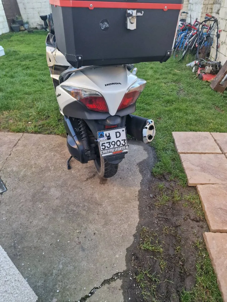 Honda silver wing 400cc - Image 4