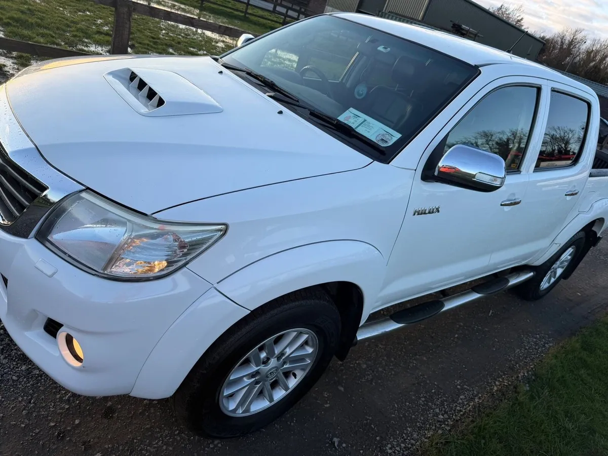 Toyota Hilux - Image 2