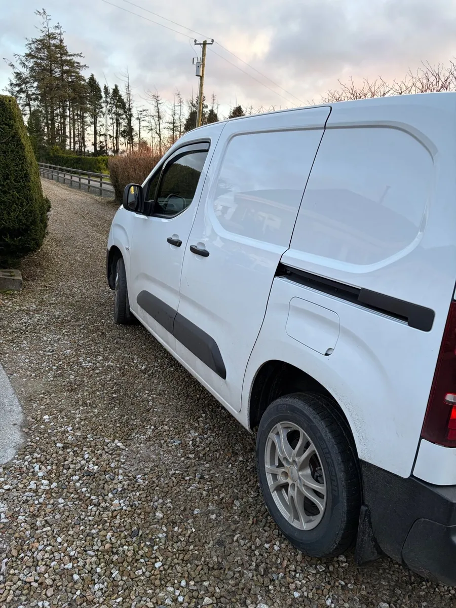Opel Combo 2023 - Image 3