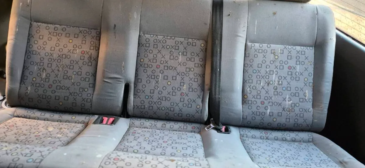 VW TRANSPORTER. REAR SEAD. - Image 2