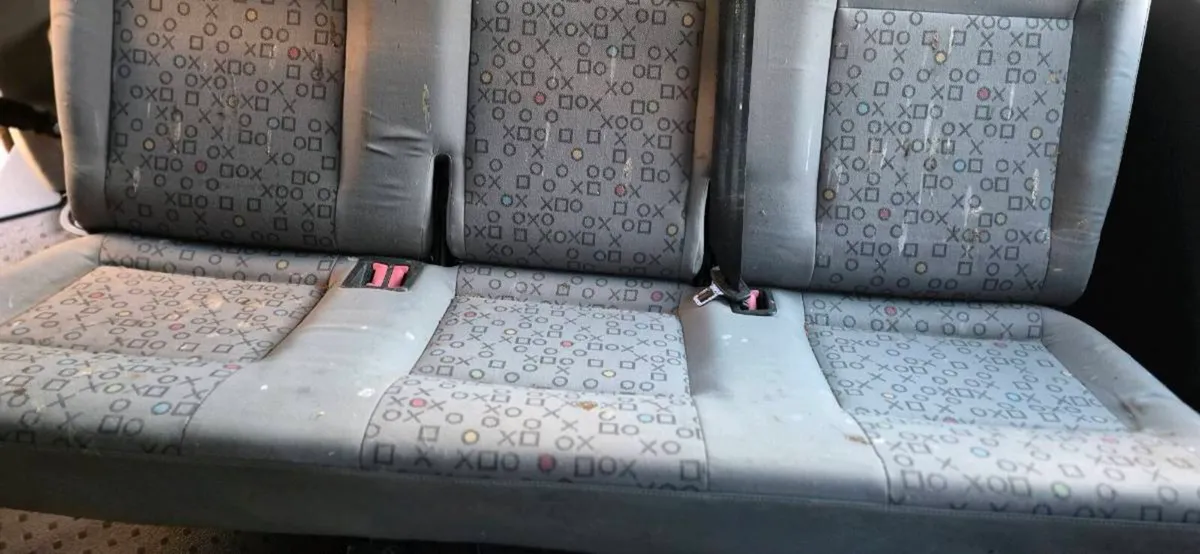 VW TRANSPORTER. REAR SEAD. - Image 3