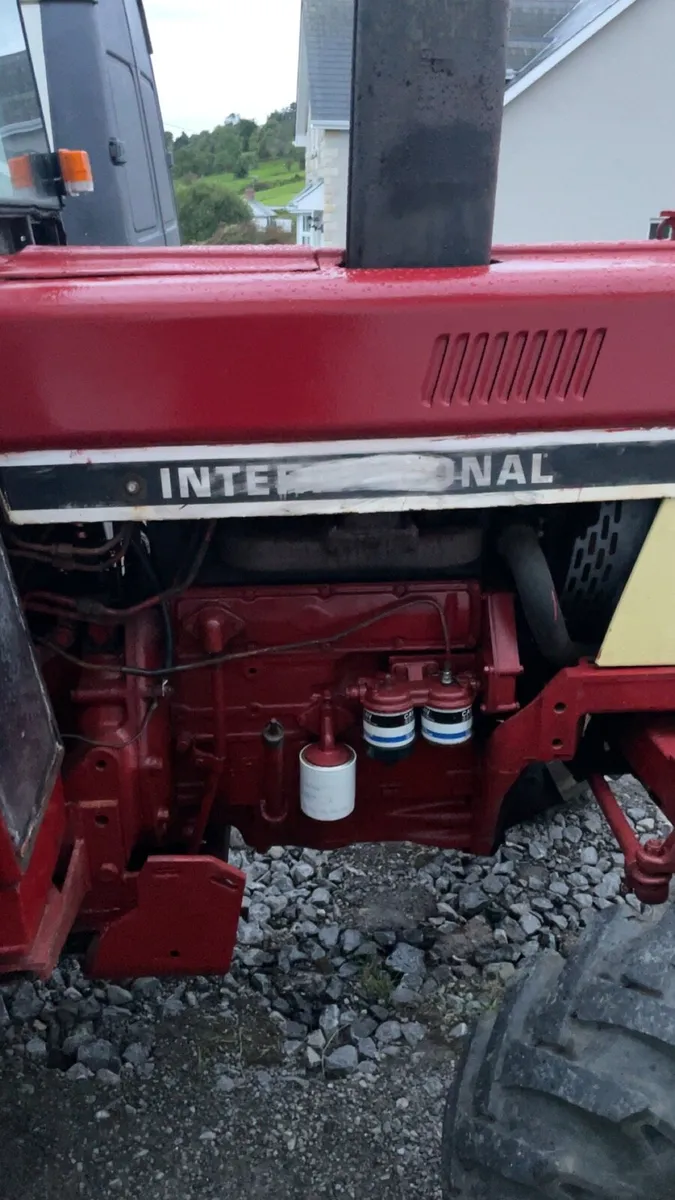 International 584 - Image 2