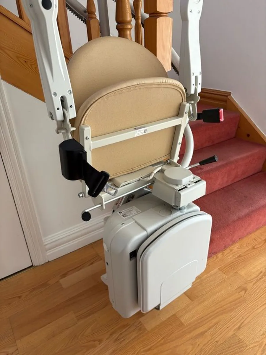 stair lift - Image 1