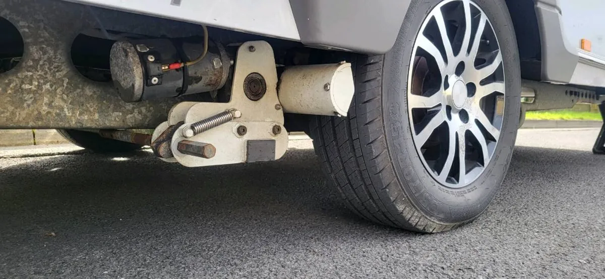 Touring caravan - Image 4