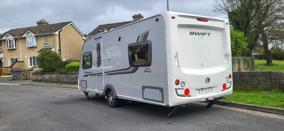 Touring caravan - Image 3