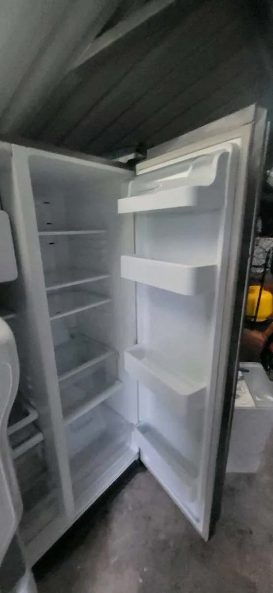 Samsung fridge freezer double - Image 3