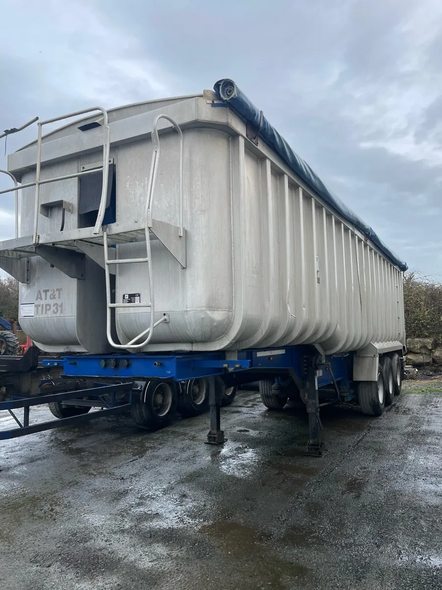 X2 bulk tippers - Image 1