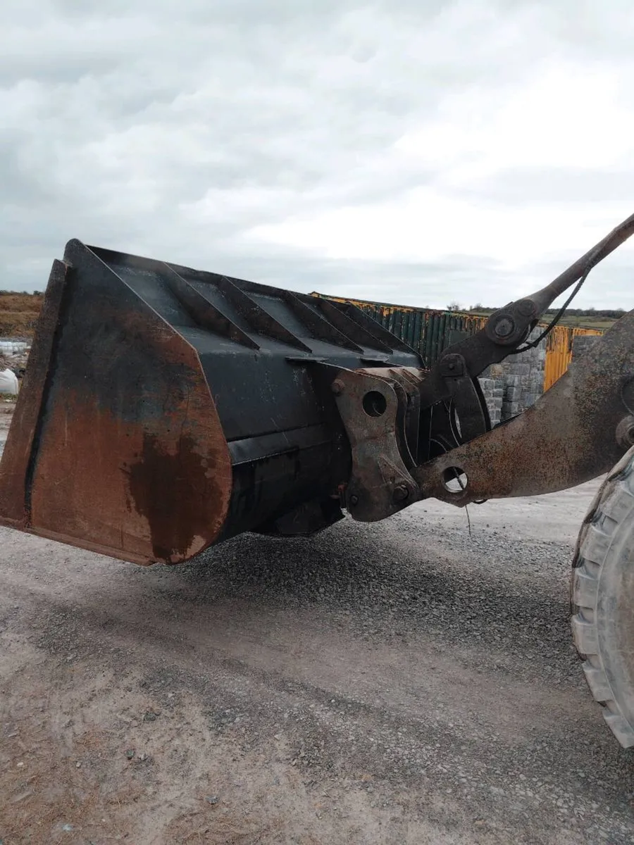 10 ft Volvo loader bucket - Image 4