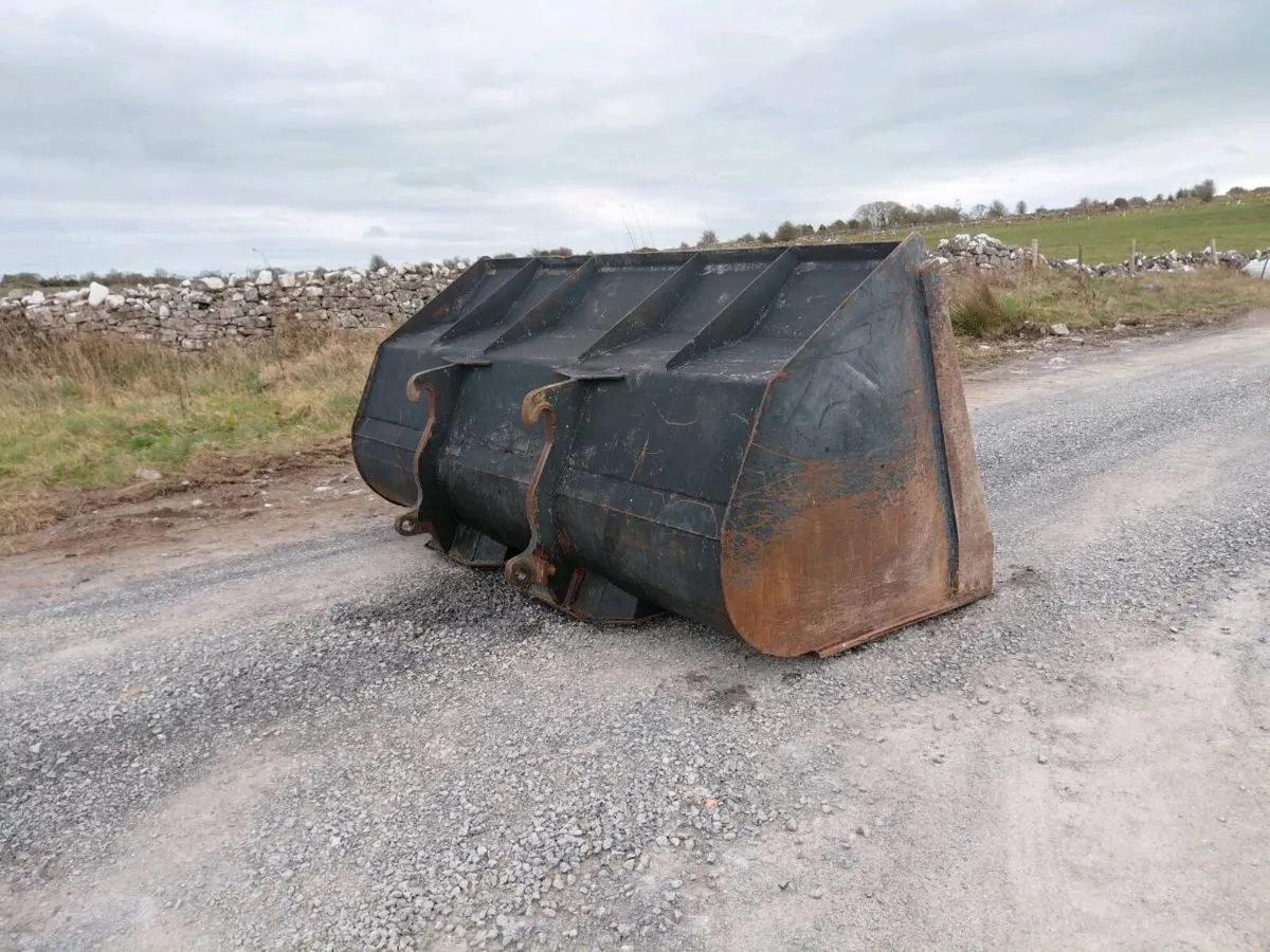 10 ft Volvo loader bucket - Image 1