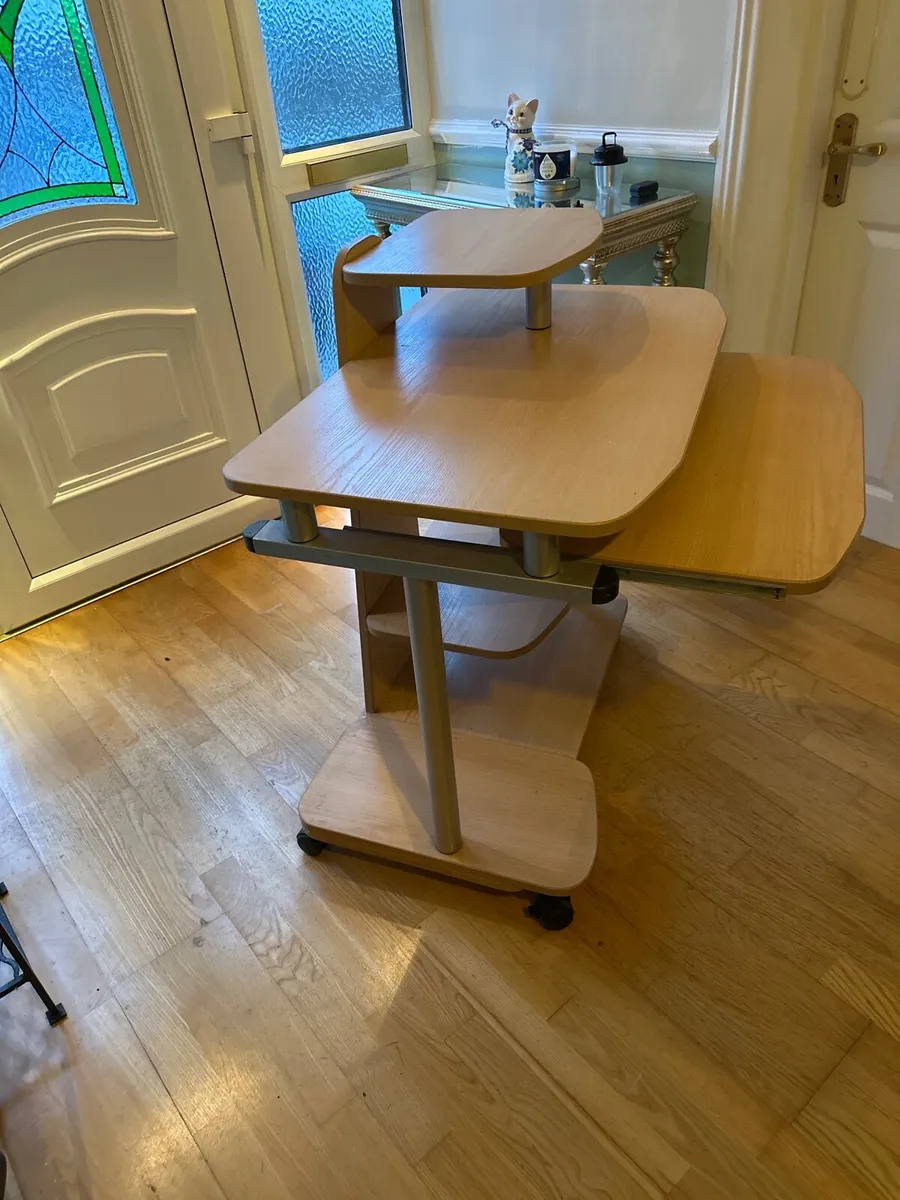 Computer desk - Image 3