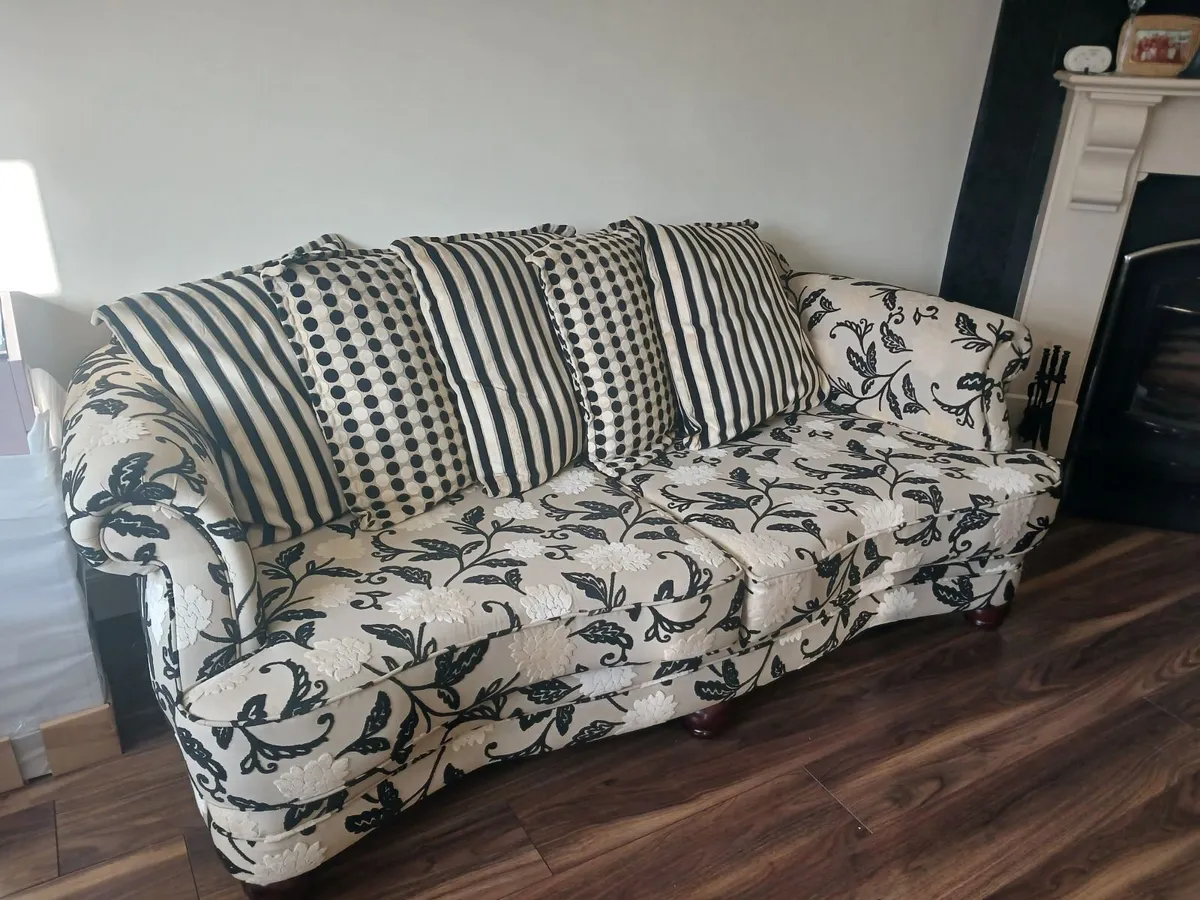 Couch and oversized armchairs - Image 2