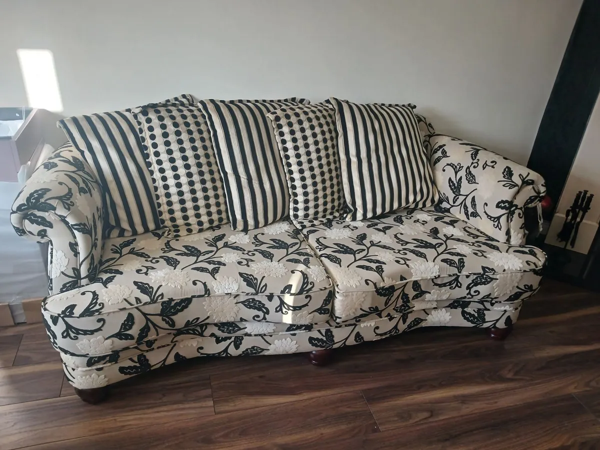 Couch and oversized armchairs - Image 3