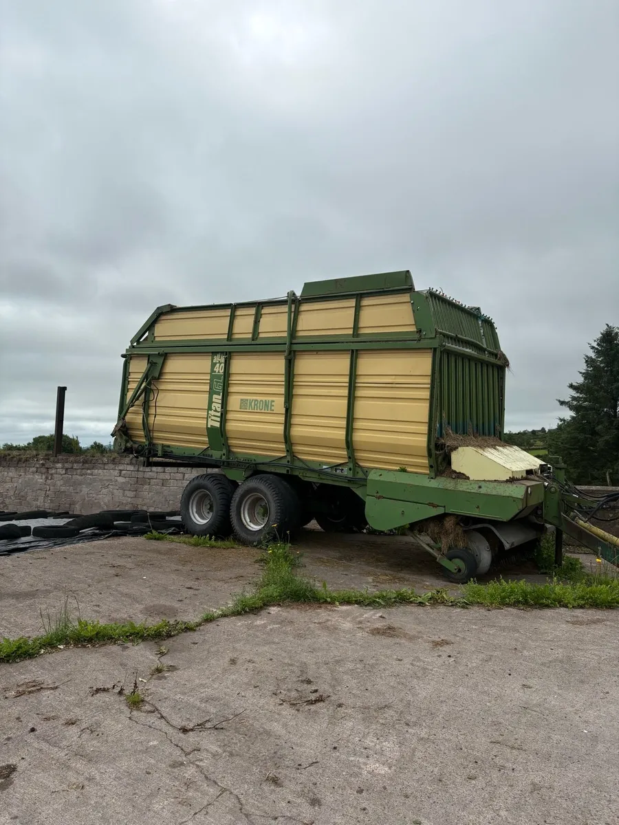 Krone silage wagon - Image 1