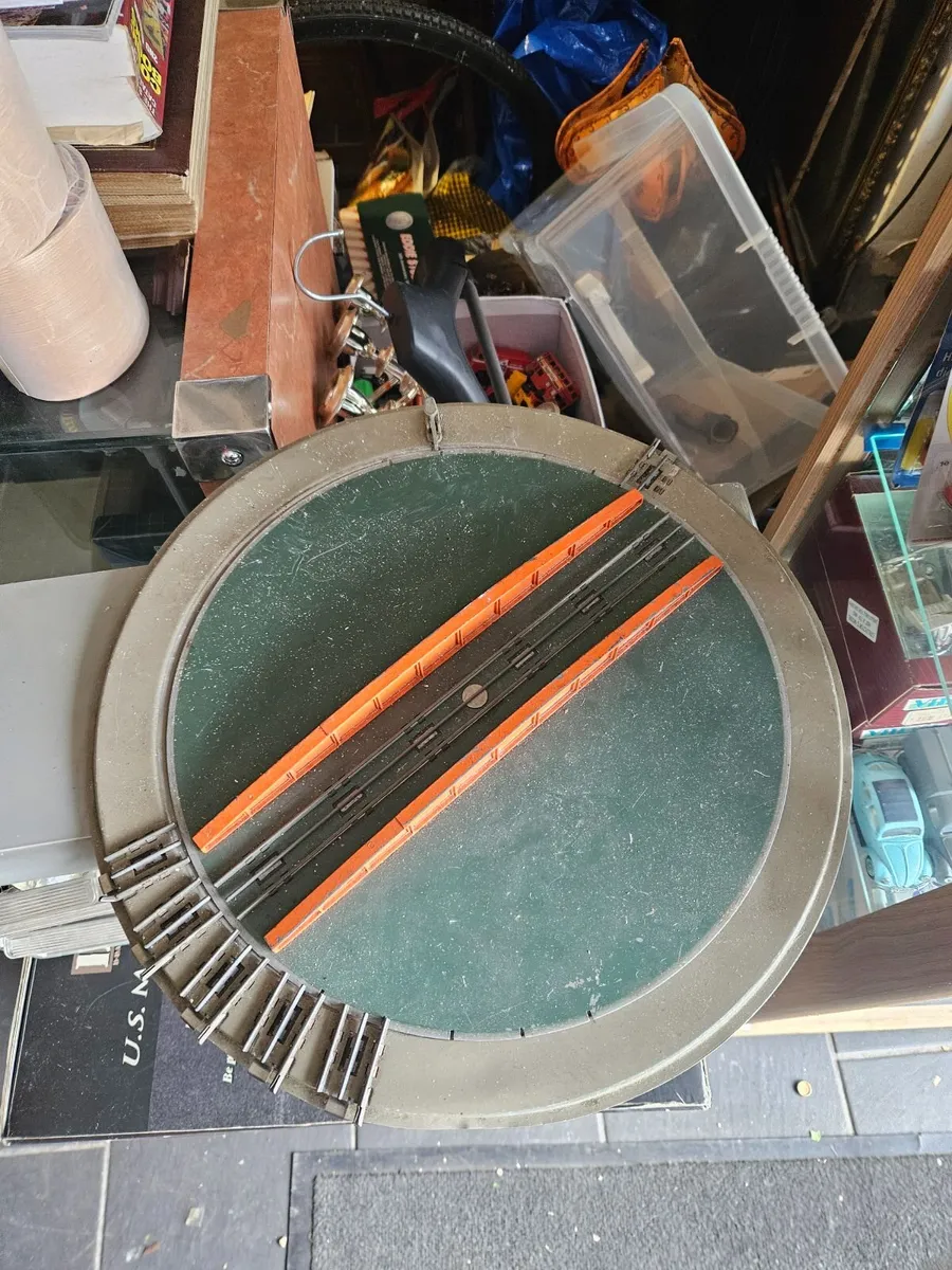 Hornby OO Gauge 3 Rail Turntable - Image 4