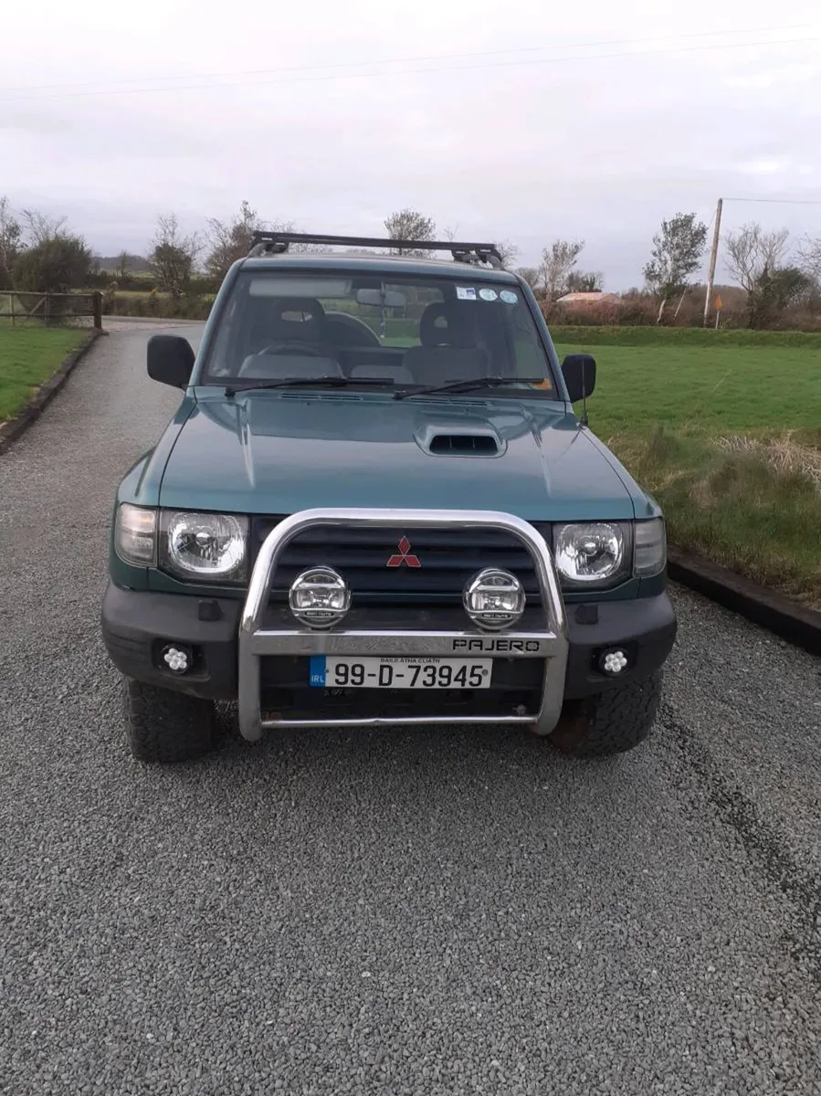 MITSUBUSHI PAJERO JEEP - Image 1
