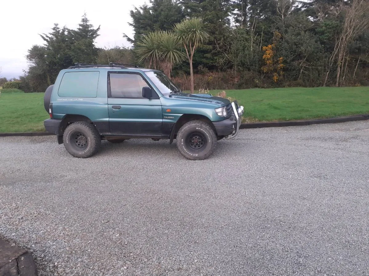 MITSUBUSHI PAJERO JEEP - Image 3