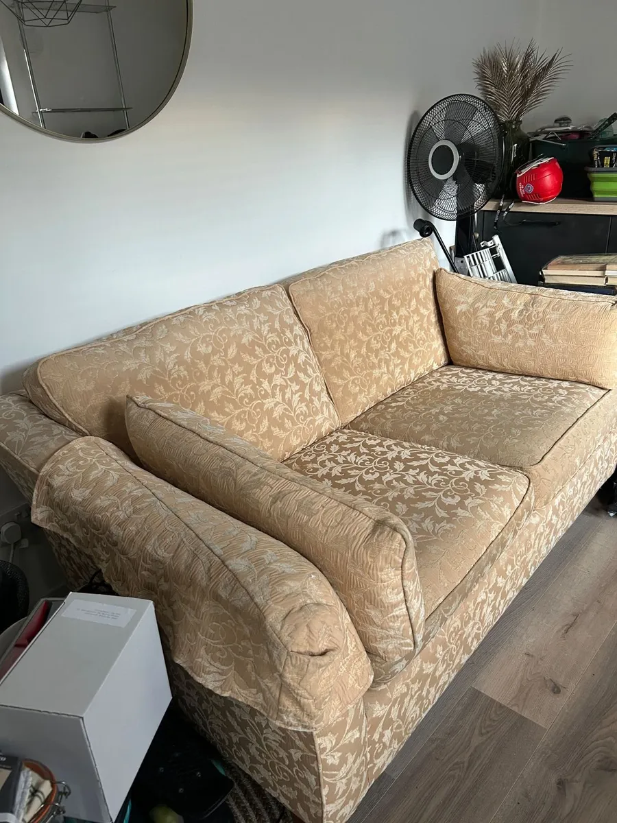 3 + 2 Sofa - Image 3