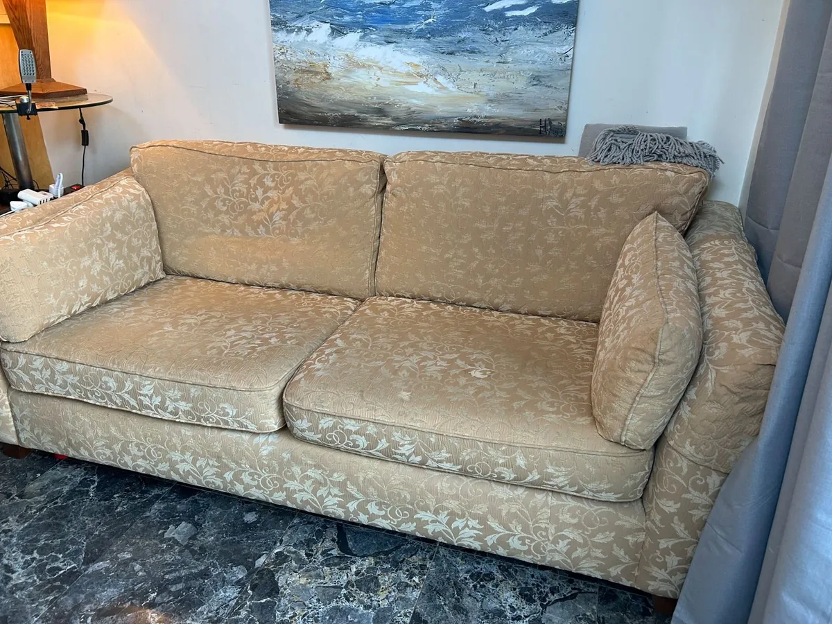 3 + 2 Sofa - Image 1