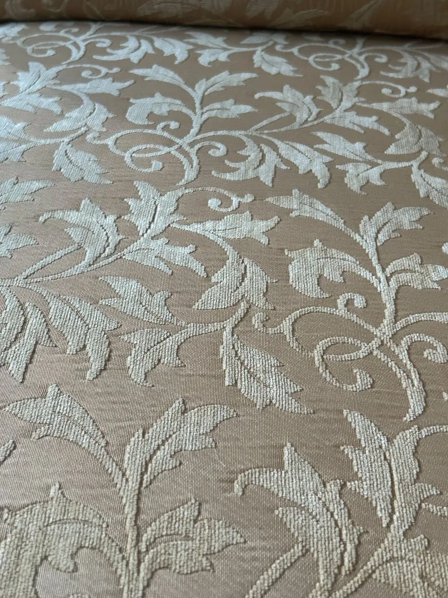 3 + 2 Sofa - Image 4