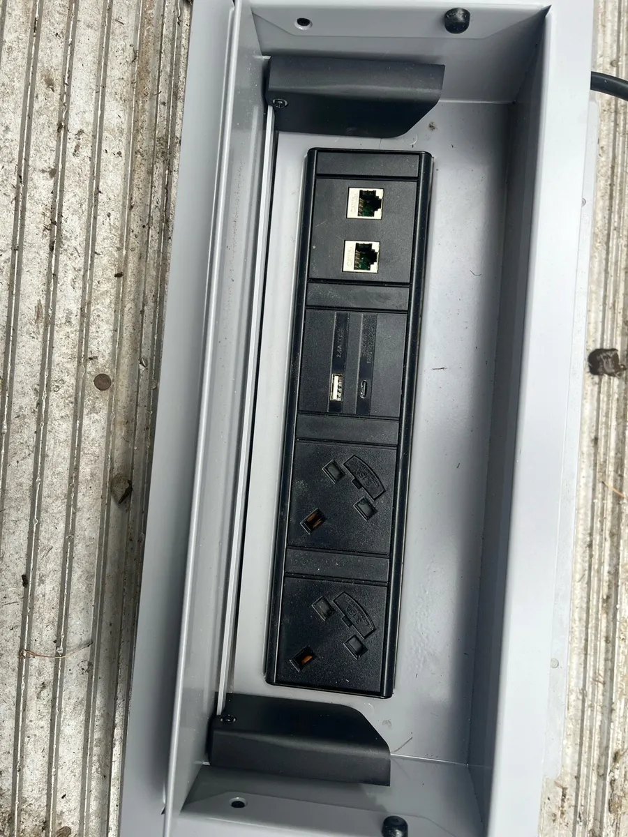 CMD Reveal In-Desk Power Module - Image 3