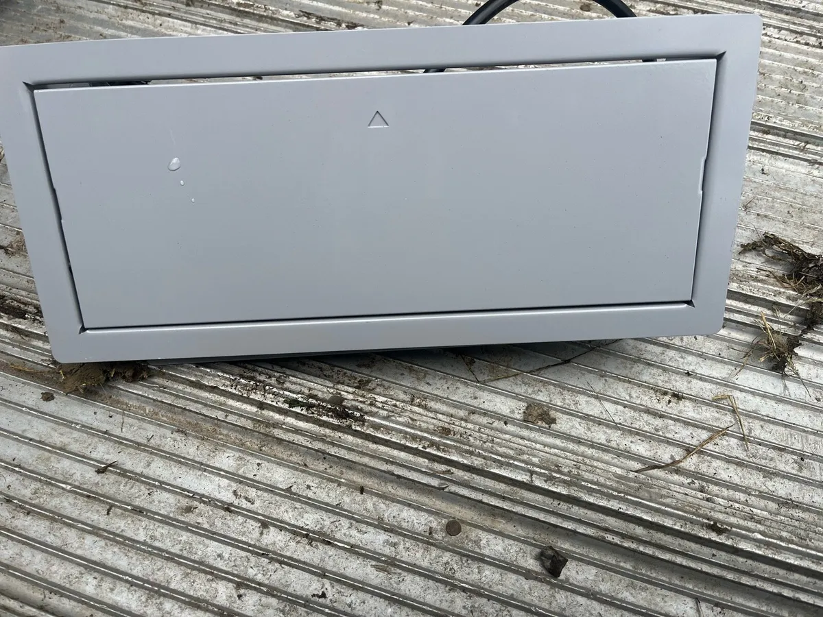 CMD Reveal In-Desk Power Module - Image 4