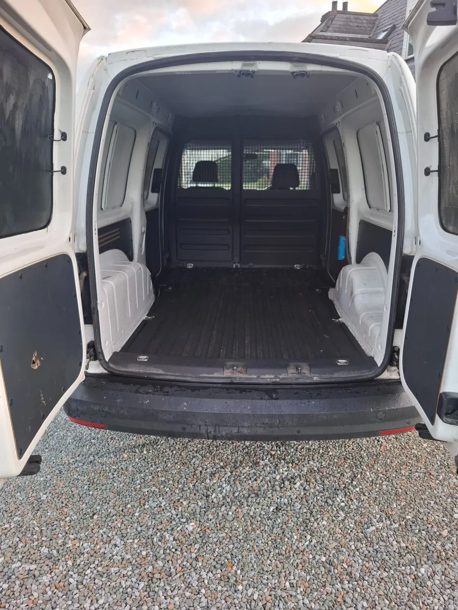 Volkswagen Caddy - Image 4