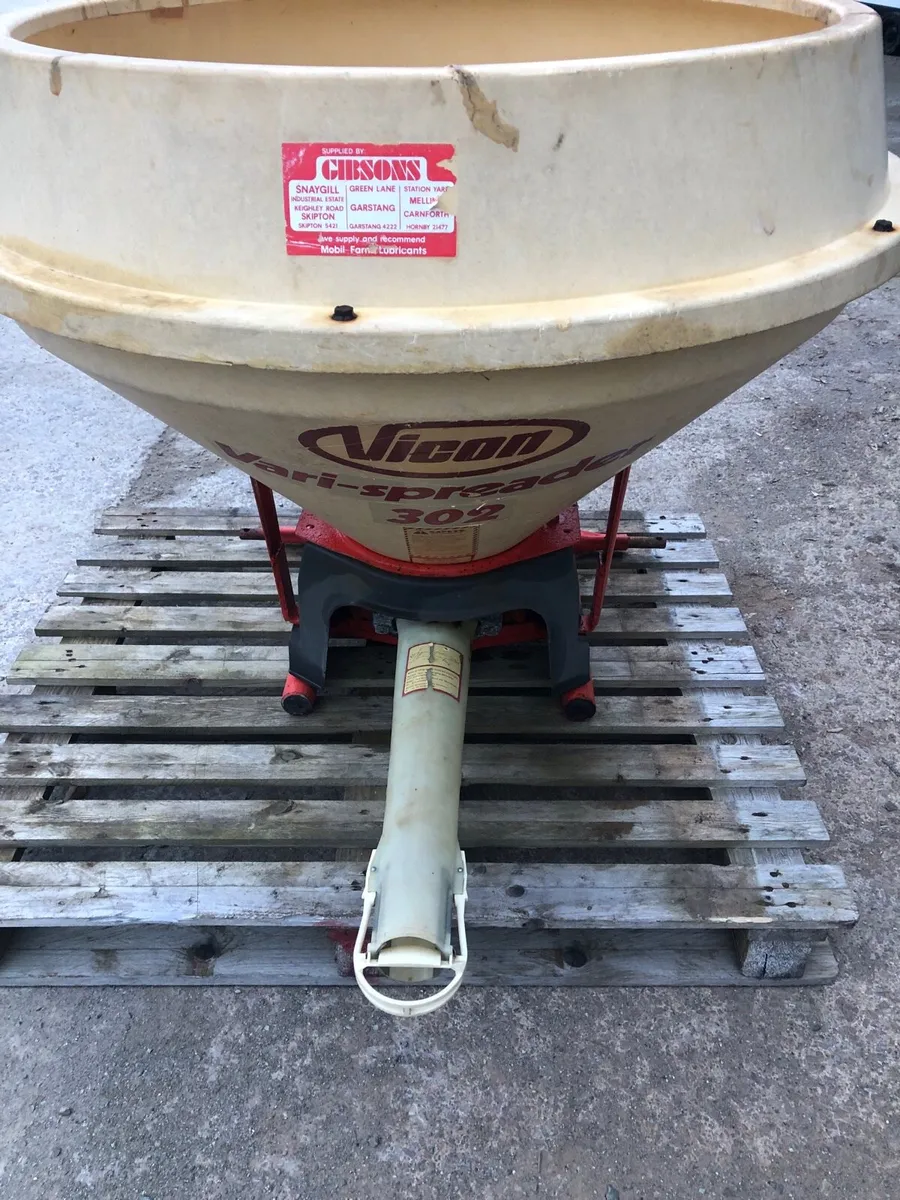 Vicon Spreader and Vicon Acrobat - Image 1