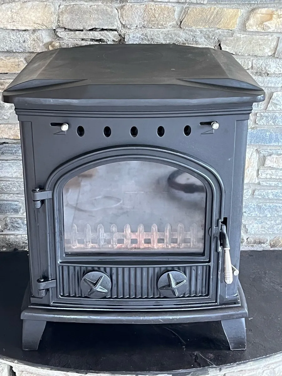 Stove - Image 1