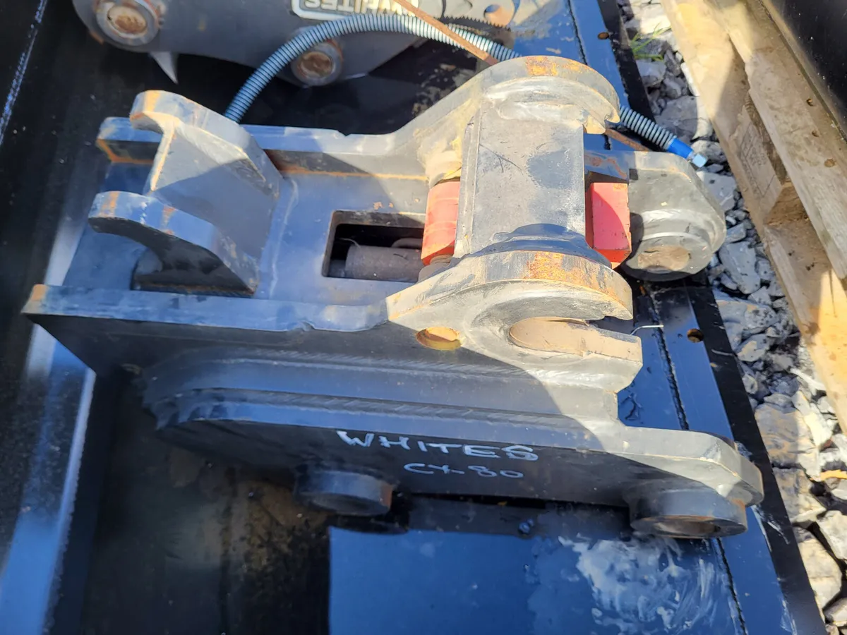 50mm Whites Hydraulic double locking quick hitch - Image 1