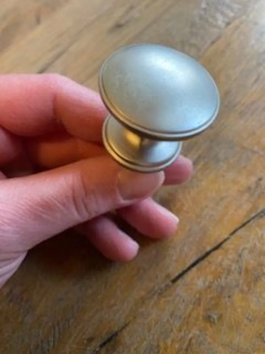 Knobs for cabinets or drawers - Image 2