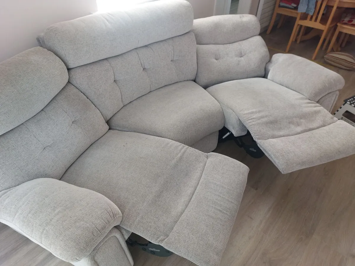 3 Seat Sofa  - Recliner - Image 2