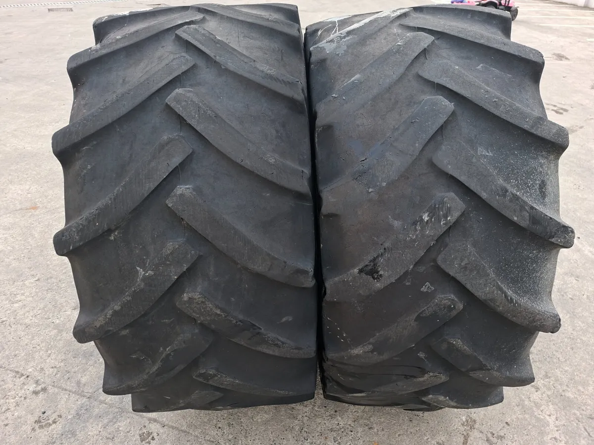 2X 600-65-28 TYRES - Image 3