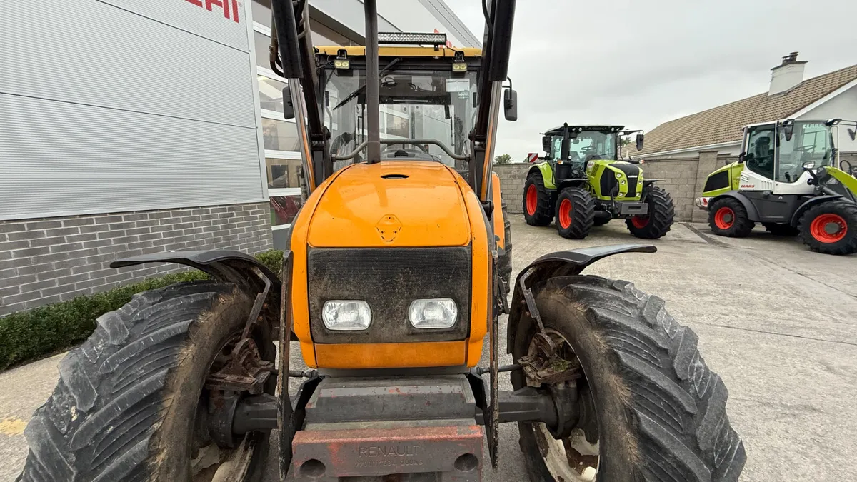 Renault Ceres 335x - Image 4