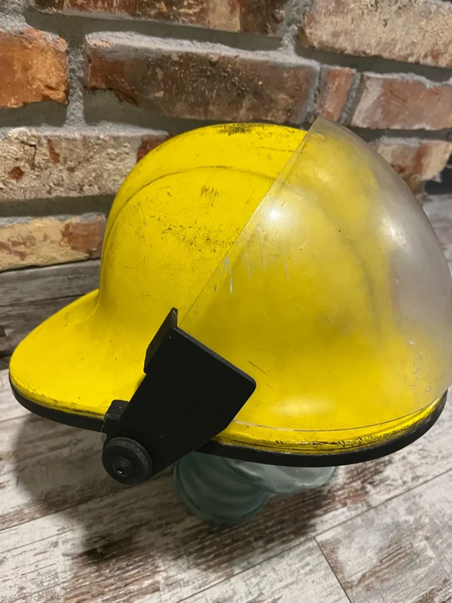 Vintage fire helmet - Image 4