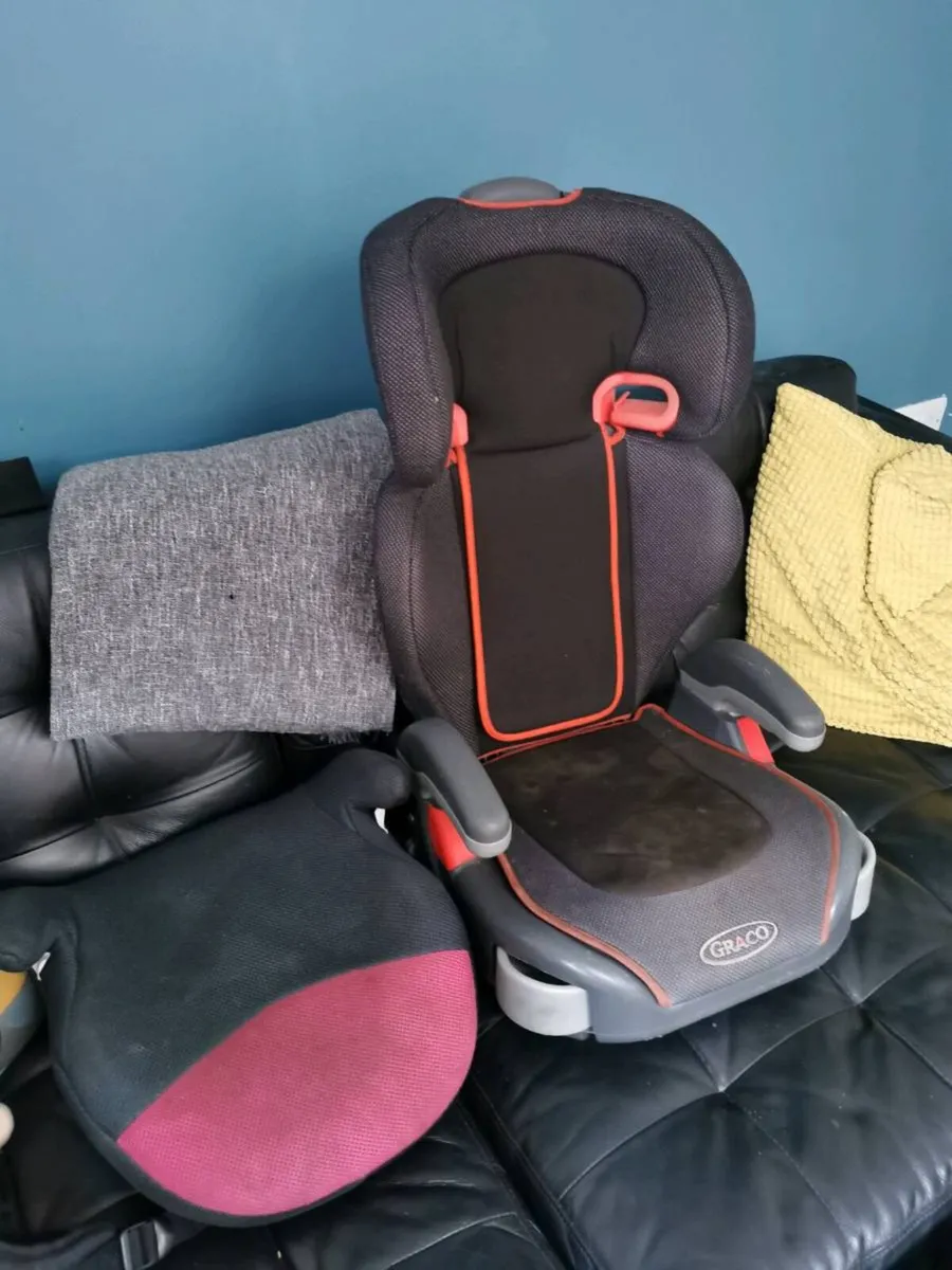 Child car seat and boaster seat - Image 1