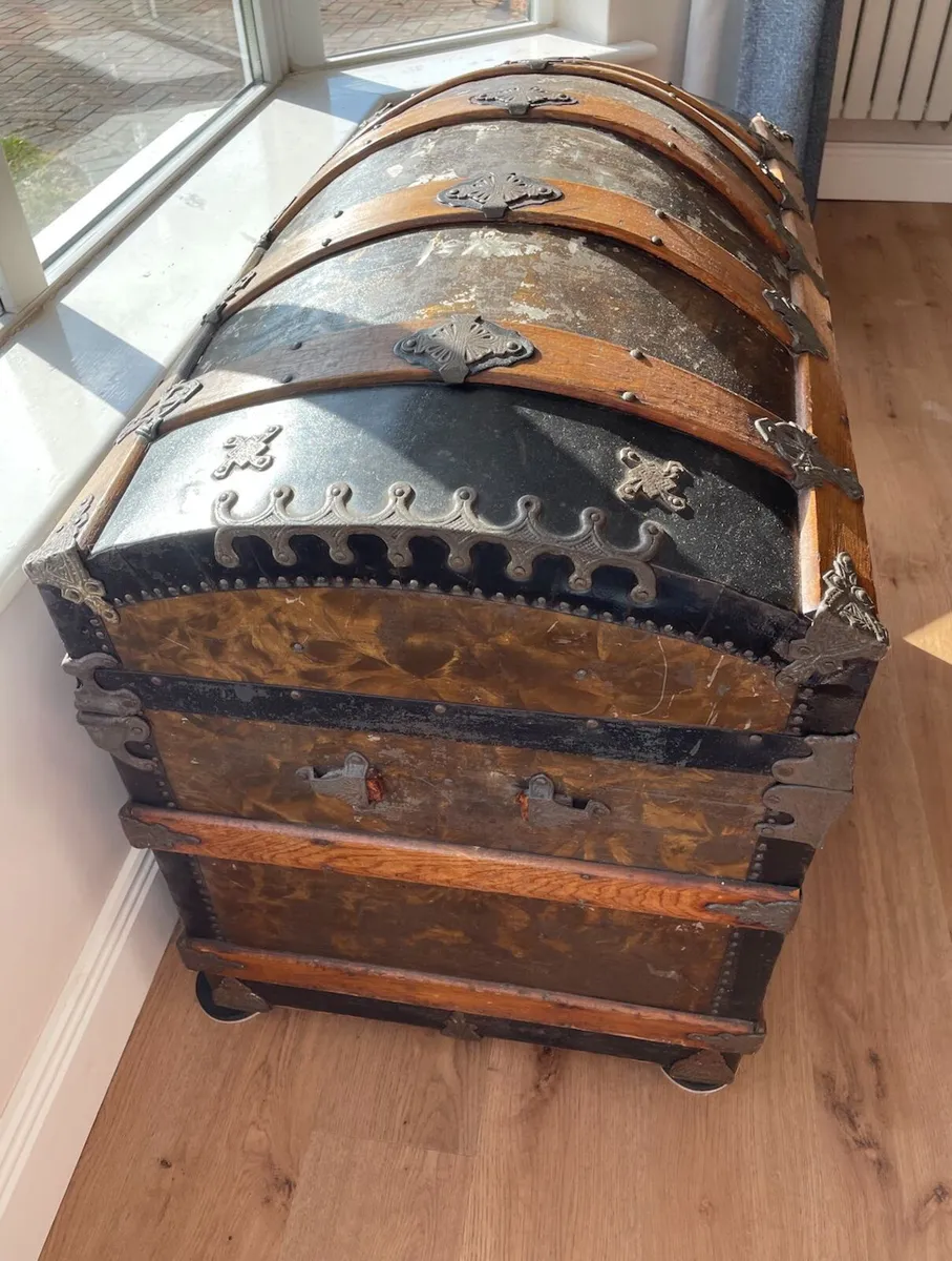 Vintage American Dome-Top Steamer Trunk / Storage - Image 2