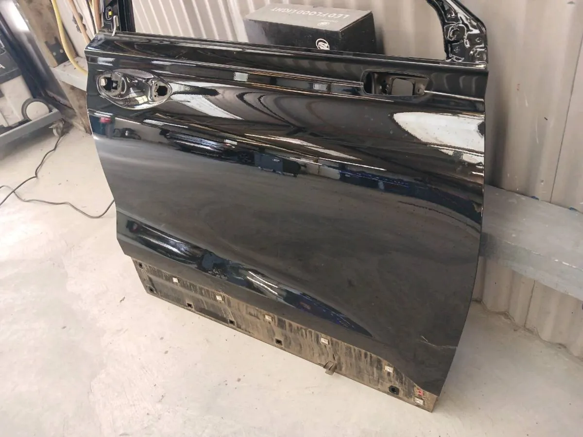 Santafa 231 drivers front door - Image 2