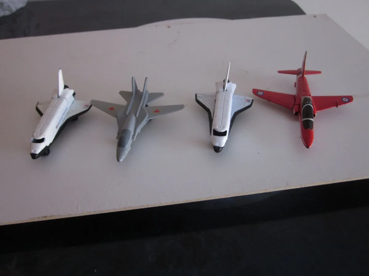 Diecast Swing Wing Fighter/Space Shuttle/ RedArrow - Image 1
