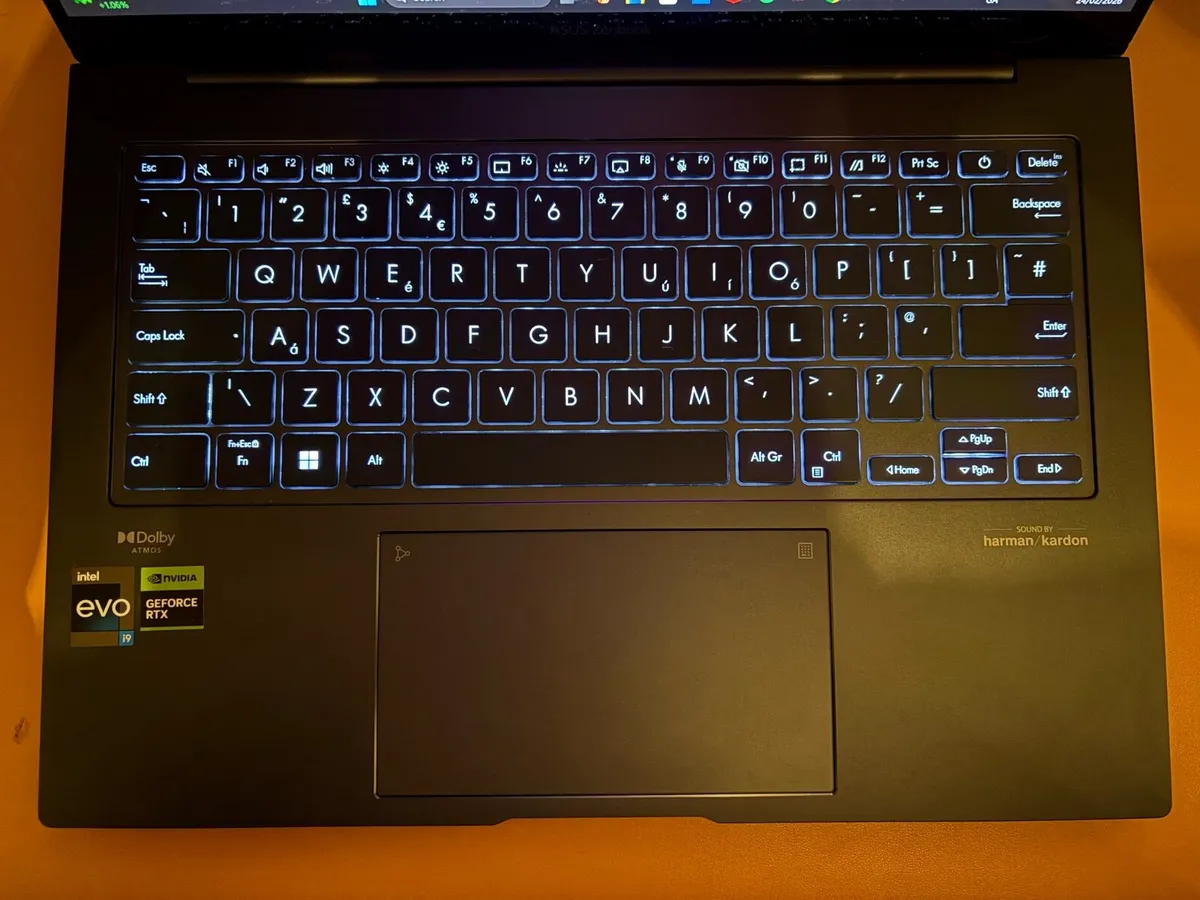 ASUS Zenbook i9 RTX OLED Touchscreen - Like New - Image 4