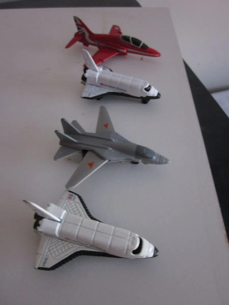 Diecast Swing Wing Fighter/Space Shuttle/ RedArrow - Image 2