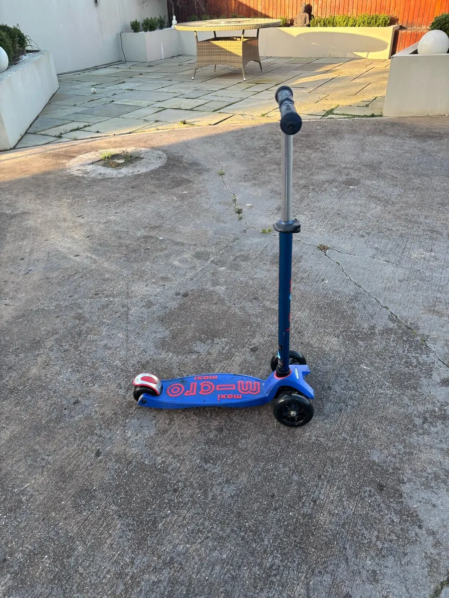 Maxi scooter - Image 1