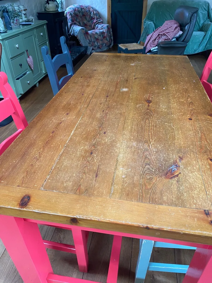 Kitchen table and chairs - Image 4