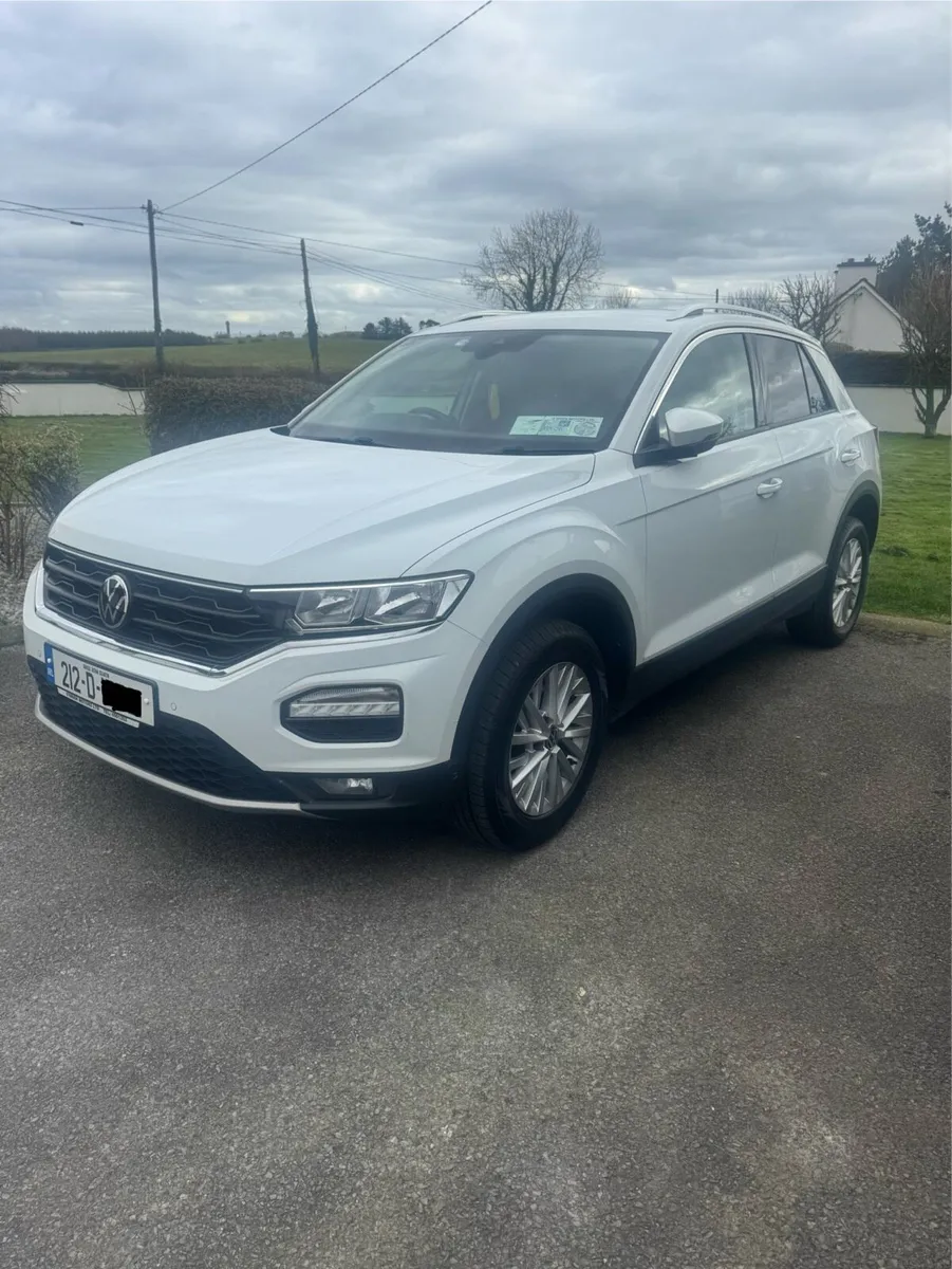 Volkswagen T-Roc 2.0L Diesel - Image 1